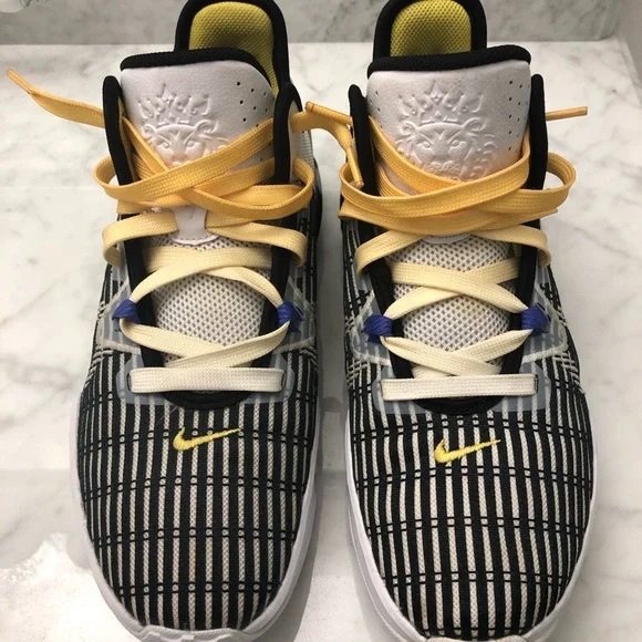 Nike | Shoes | Nike Lebron Witness Vi Shoes Lakers White  display picture 2